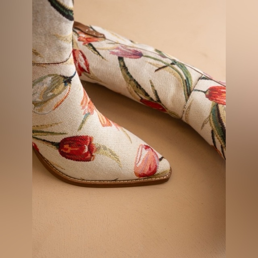 Floral Tulip Print Western Heeled Boots - Cream - Picture 5 of 7